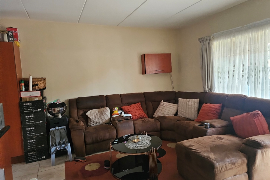 2 Bedroom Property for Sale in Waterval East North West